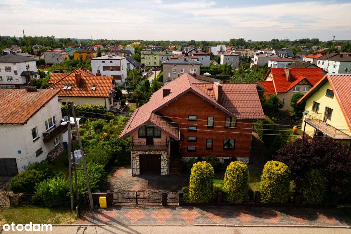 Przestronny dom wolnostojący - świetna lokalizacja - Pełny obrazek: 2/20