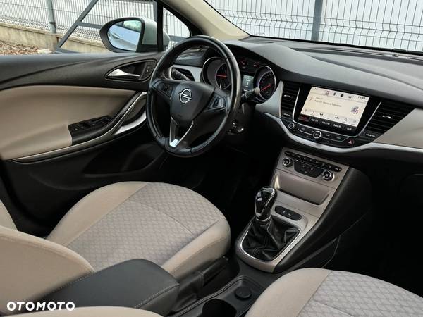 Opel Astra IV 1.6 CDTI Sport - 17