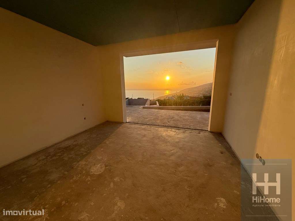 Moradia T2+1 na Calheta com piscina e vista mar - Grande imagem: 4/27