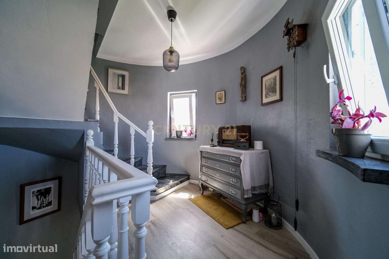 Moradia T5 renovada com piscina, perto da Ericeira.-30