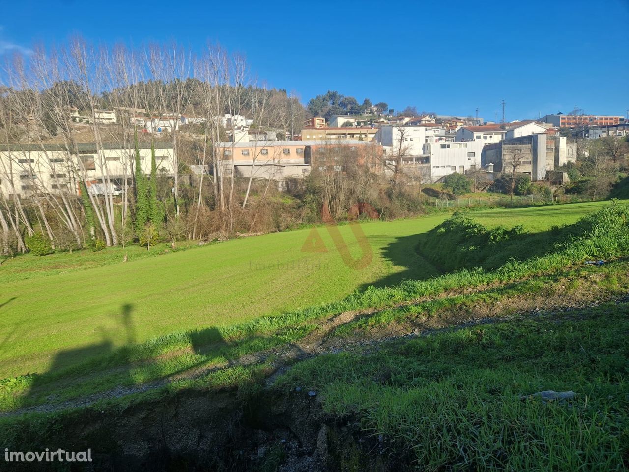 Terreno Agrícola com 8490 m2 em Polvoreira, Guimarães