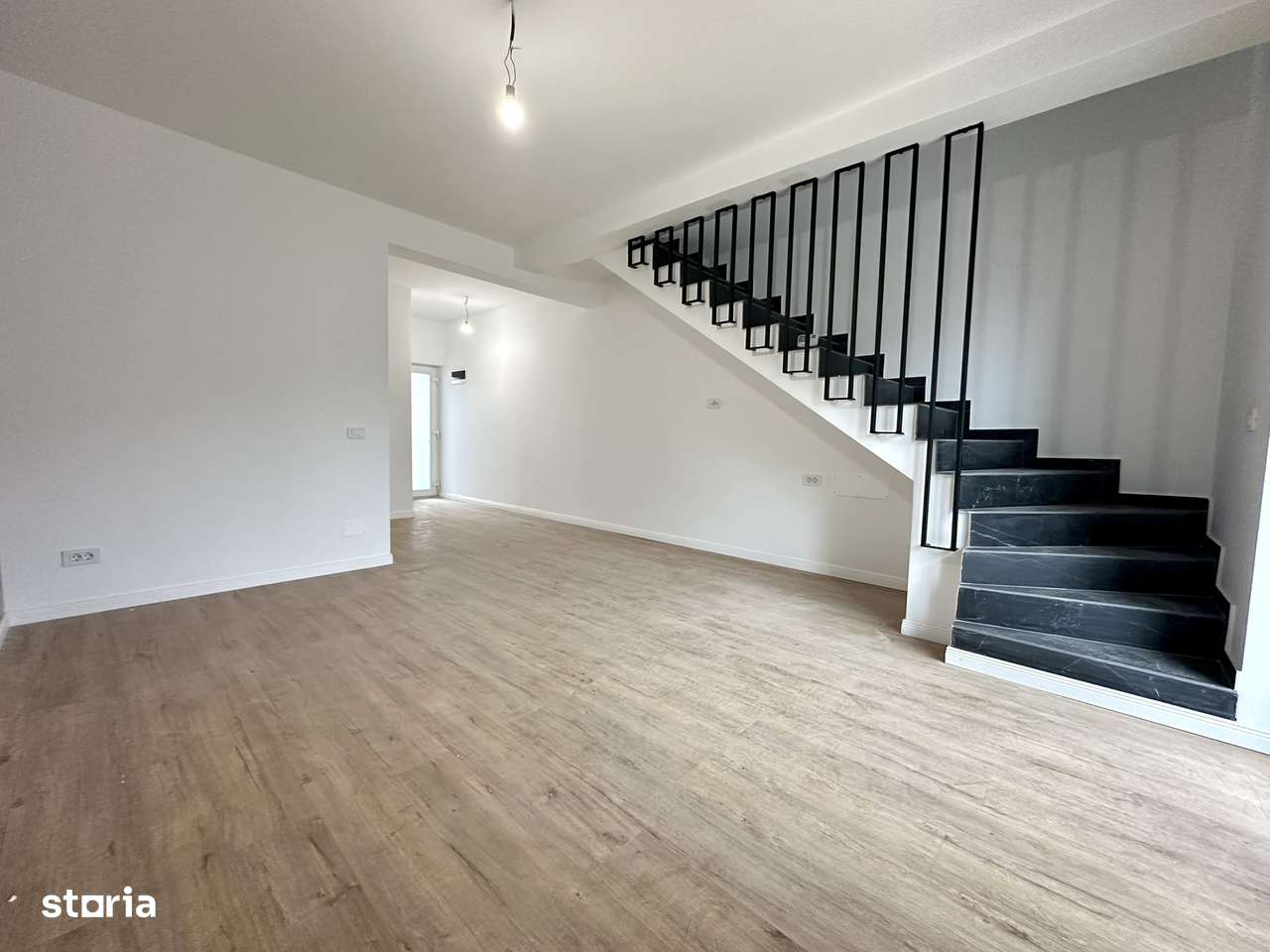 Casa 3 camere D 2 bai Teren 324mp zona Bucium Visan - Imagine principală: 5/16