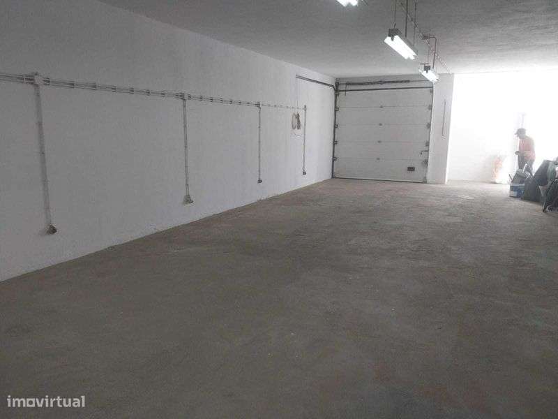 Armazém em Fafe. - Grande imagem: 4/7