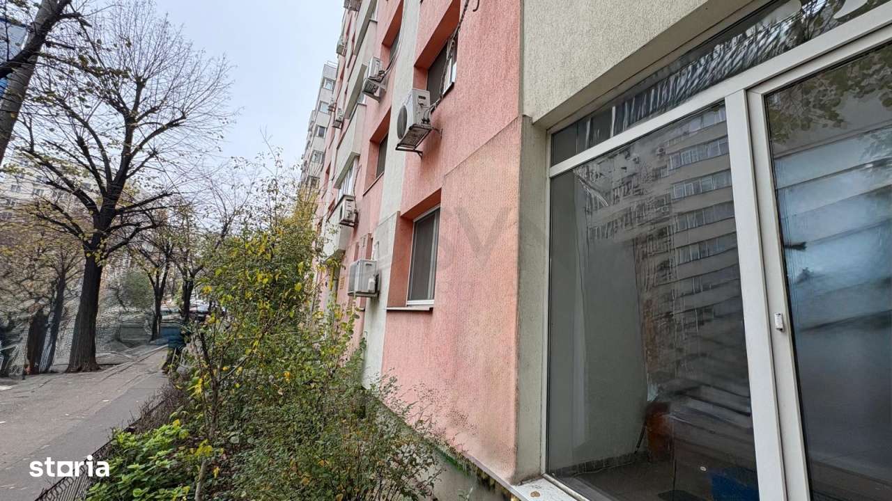 De vanzare spatiu comercial la parterul unui bloc 3 camere - Imagine principală: 1/6