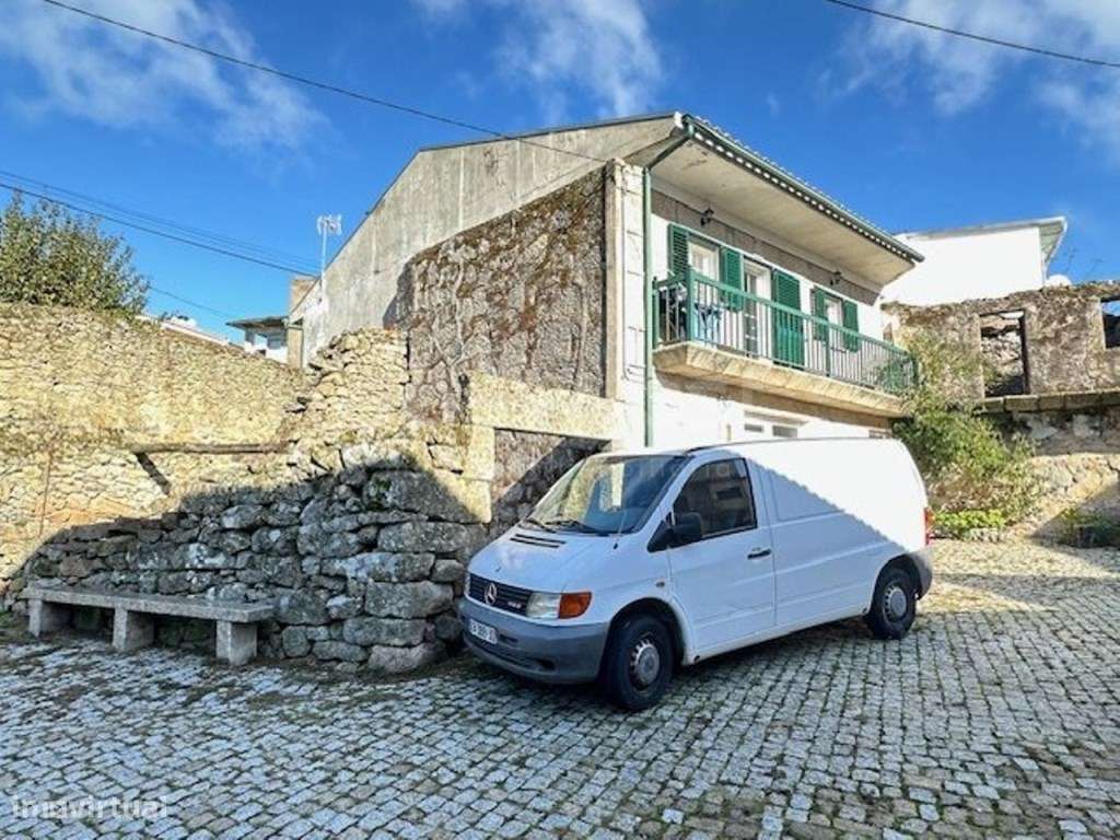 Magnifica Moradia T3 situada na lindíssima e pacata aldeia da Lousa... - Grande imagem: 2/20