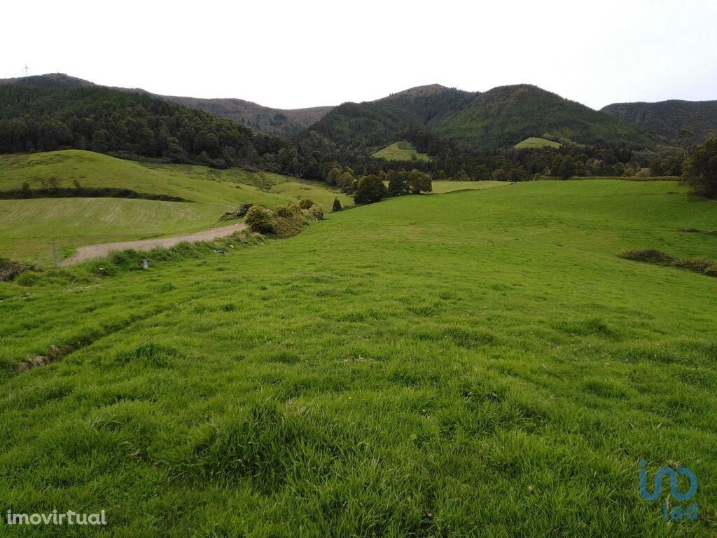 Terreno Agrícola em Açores de 1672699,00 m2