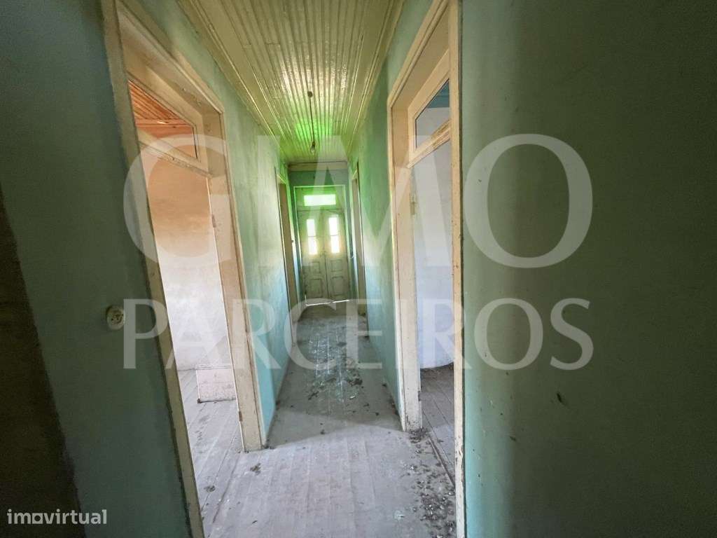 Moradia T4 para Remodelar em Oliveirinha + Terreno a poucos minutos...-18