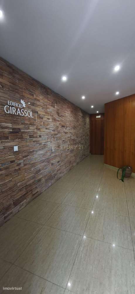 Apartamento T2 com vista desafogada sobre Lisboa – a poucos minutos de-6