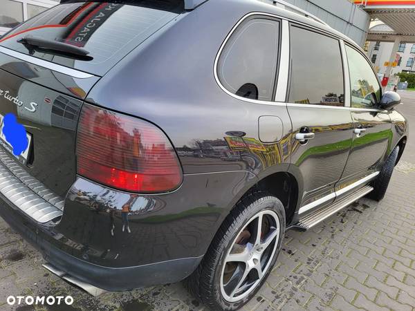 Porsche Cayenne Turbo - 9