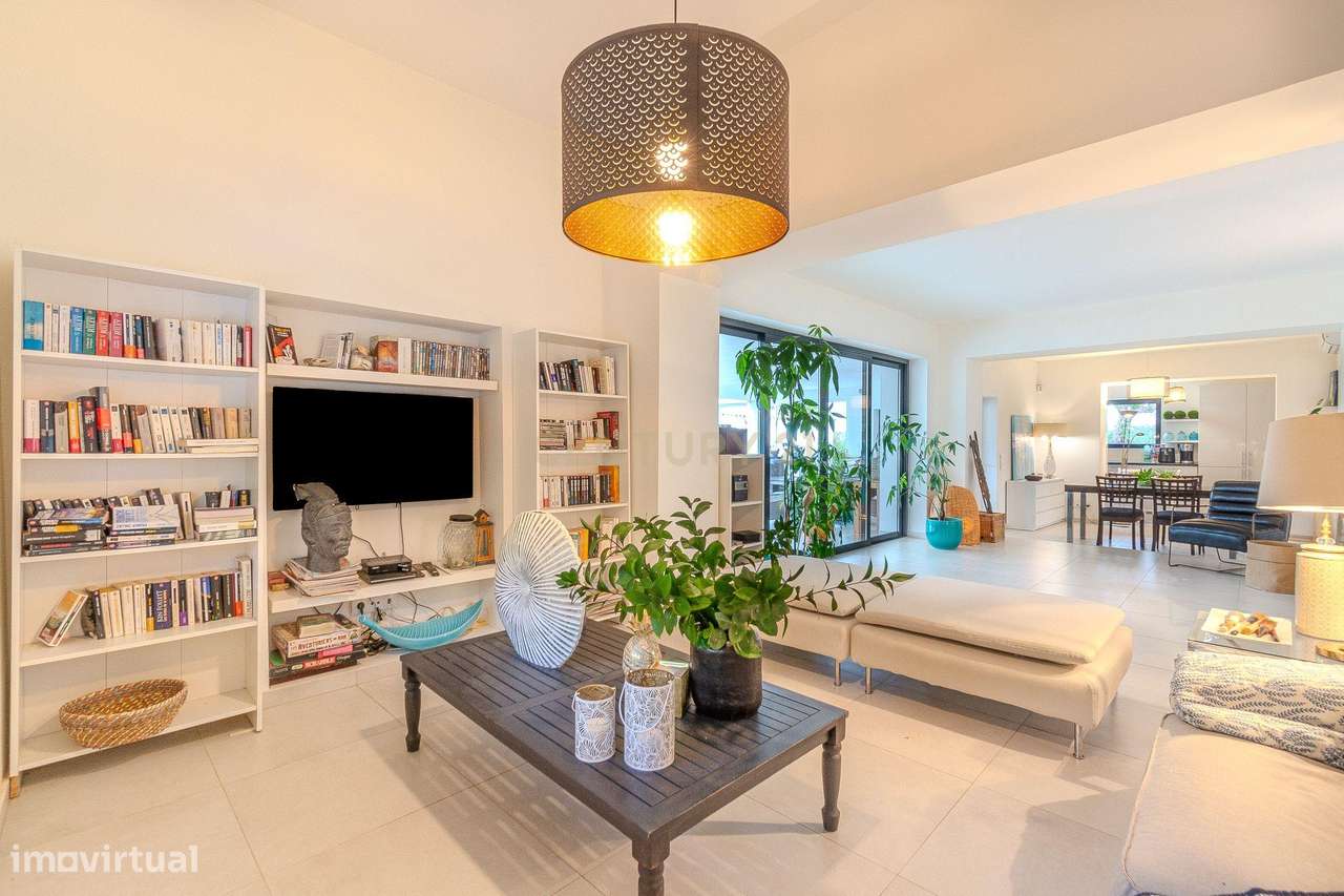 Moradia Renovada com Piscina em Quelfes, Olhão-14