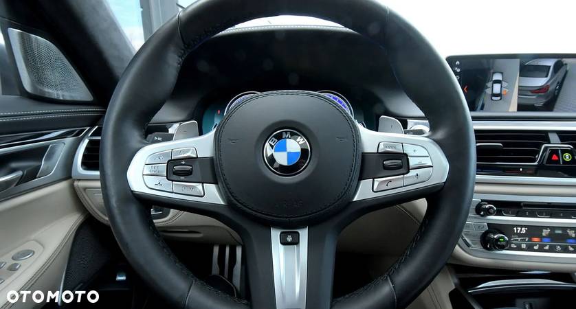 BMW Seria 7 M760Li xDrive - 30
