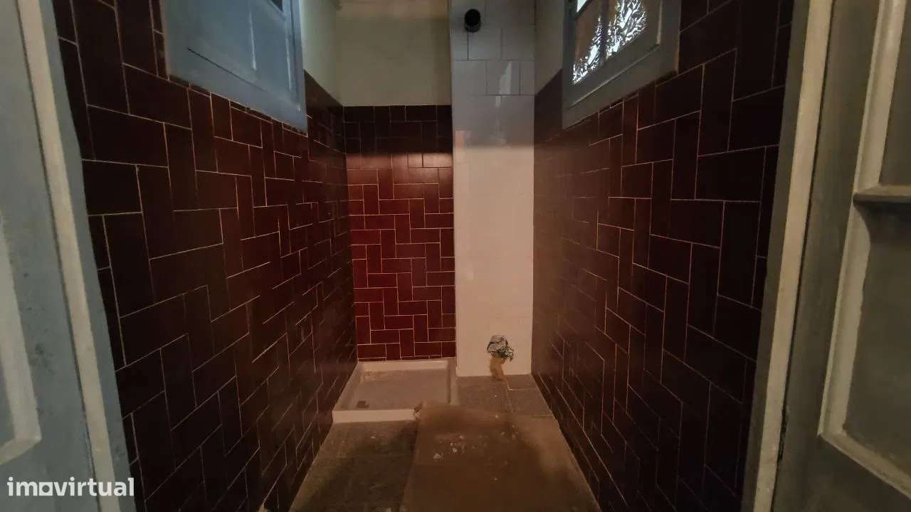 Prédio para Recuperar na Baixa de Coimbra-19