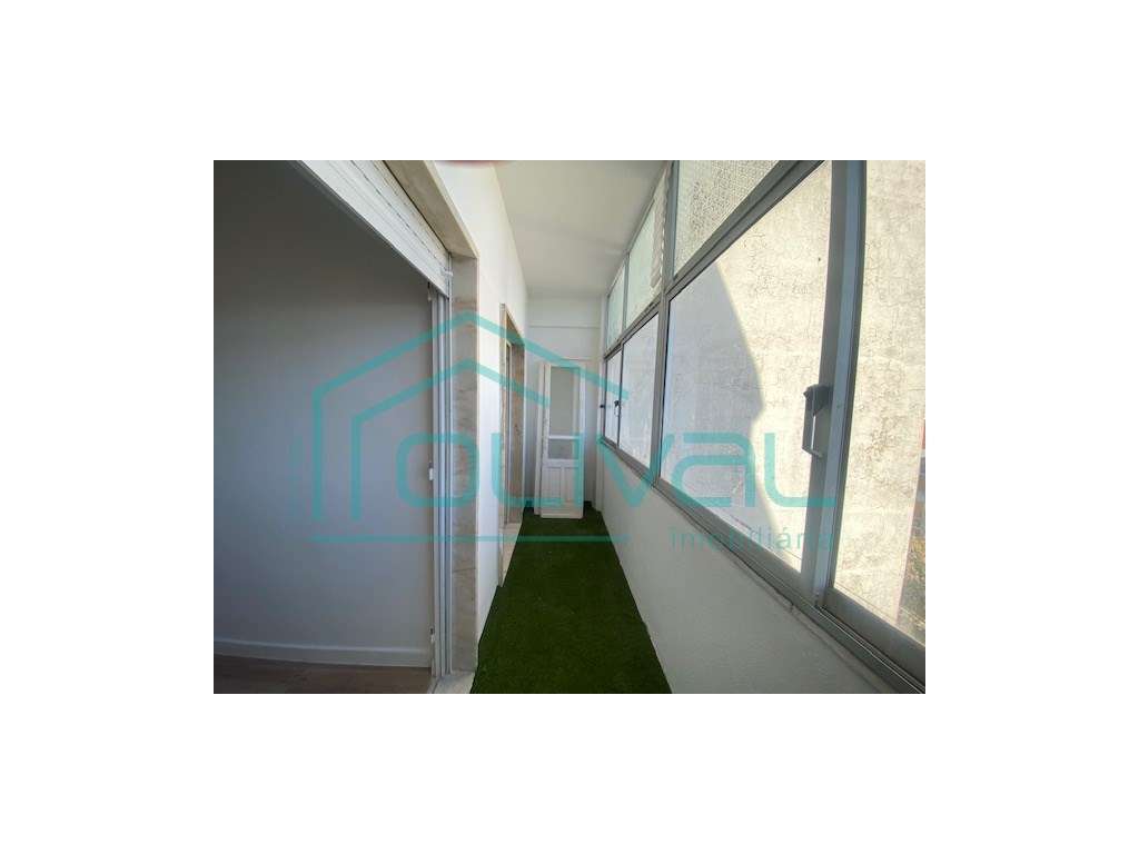 Apartamento t2 à venda na Rua São Francisco Xavier, 10-11