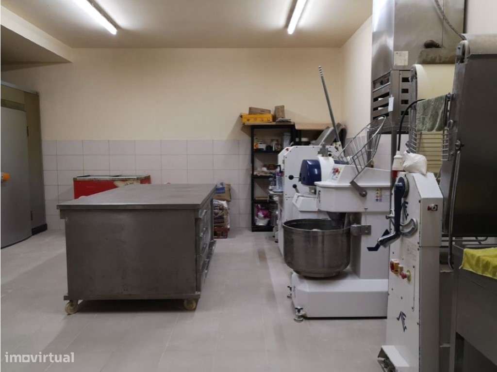 Pão Quente / Cafetaria Trespasse centro Gaia, a 500m Metro Sto Ovídio - Grande imagem: 5/8