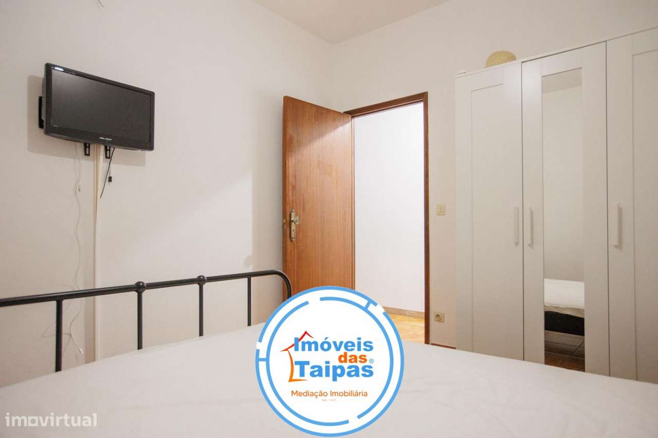 Vende-se Moradia Individual e rés-do-chão - T2-23