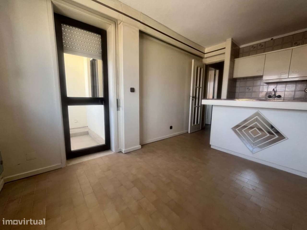 Apartamento T1 no centro do Porto com garagem-21