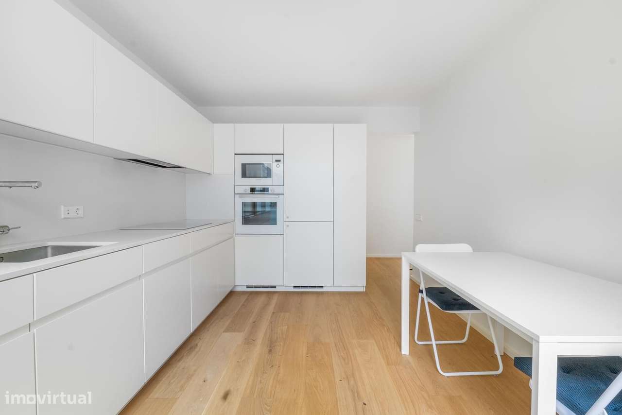 Apartamento T1 + 1 com vista, Campo Pequeno, Lisboa-11