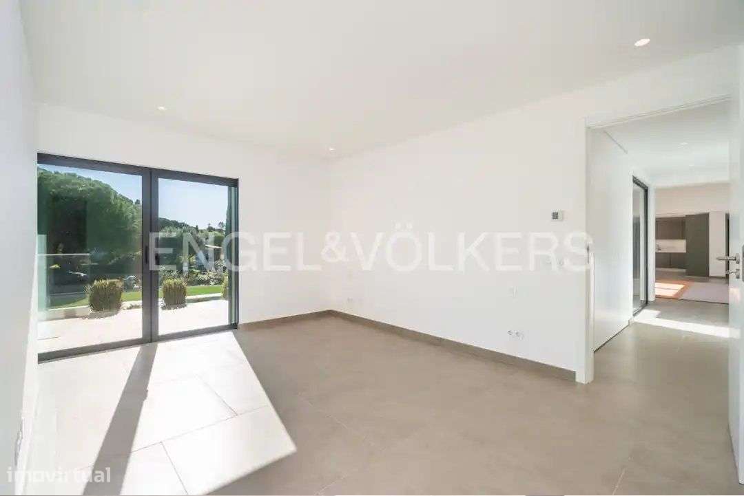 Moradia V4 Exclusiva perto do Carvoeiro-20