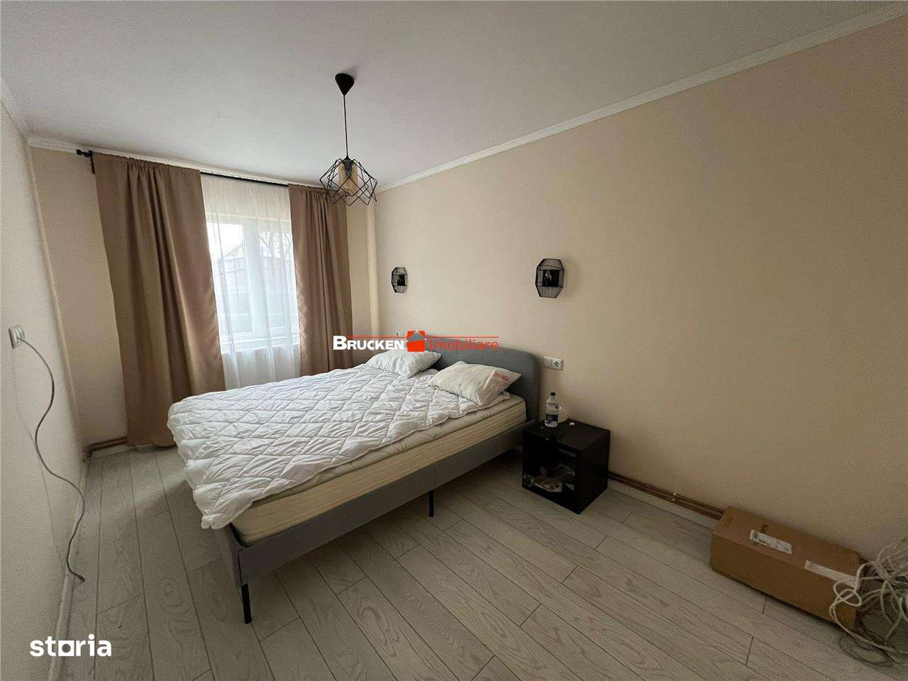 Casa de vanzare - Imagine principală: 5/13