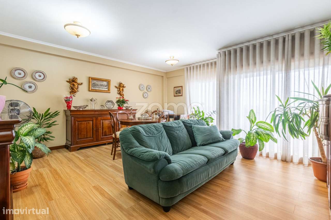 Apartamento T3 com Garagem e Elevador em São Mamede de Infesta - Grande imagem: 4/22