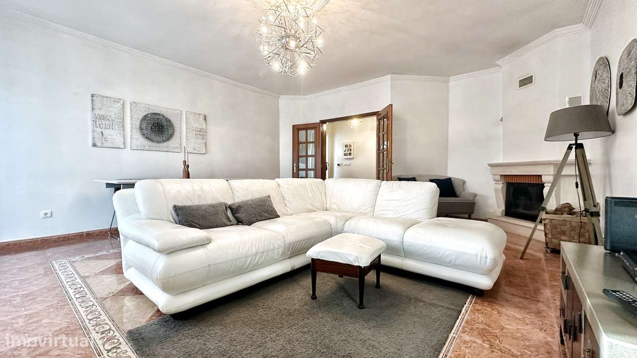 Moradia Geminada T4 – Quinta do Conde (Boa Água)-0