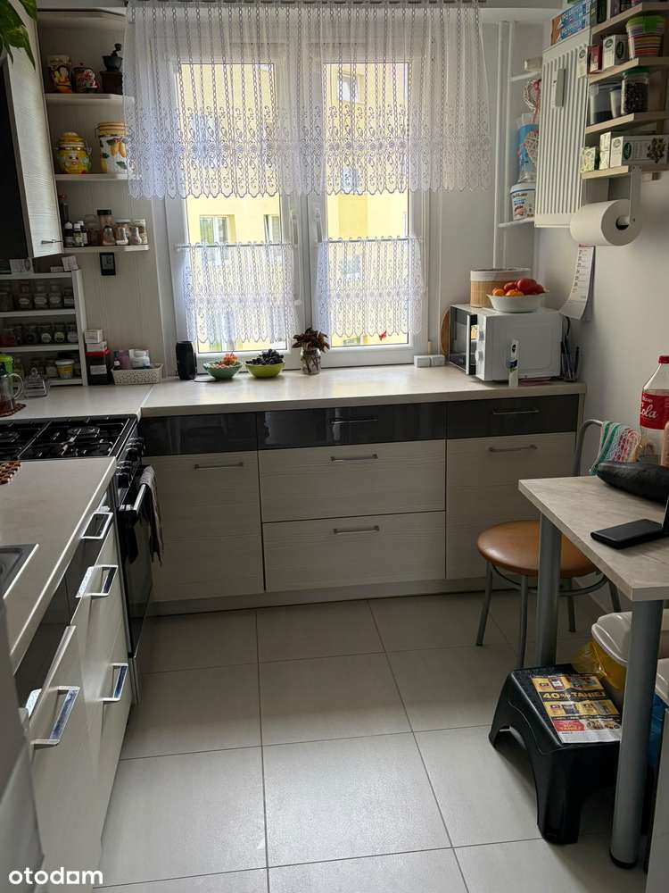 Mieszkanie 3-pokojowe balkon oddzielna kuchnia dobra lokalizacja-4