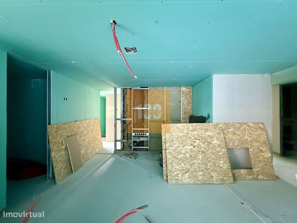 Apartamento T4 novo nas Antas-19