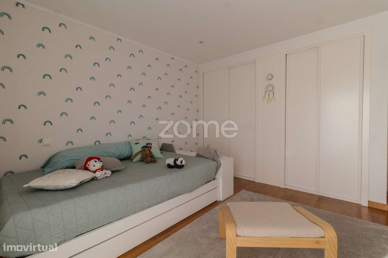 Moradia T4 Piscina e Vista Rio na Encosta do Douro-25