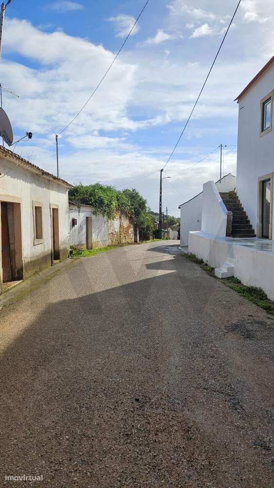 Moradia T3 nos Arredores de Santarém: O Encontro Perfeito entre Histór - Grande imagem: 3/29