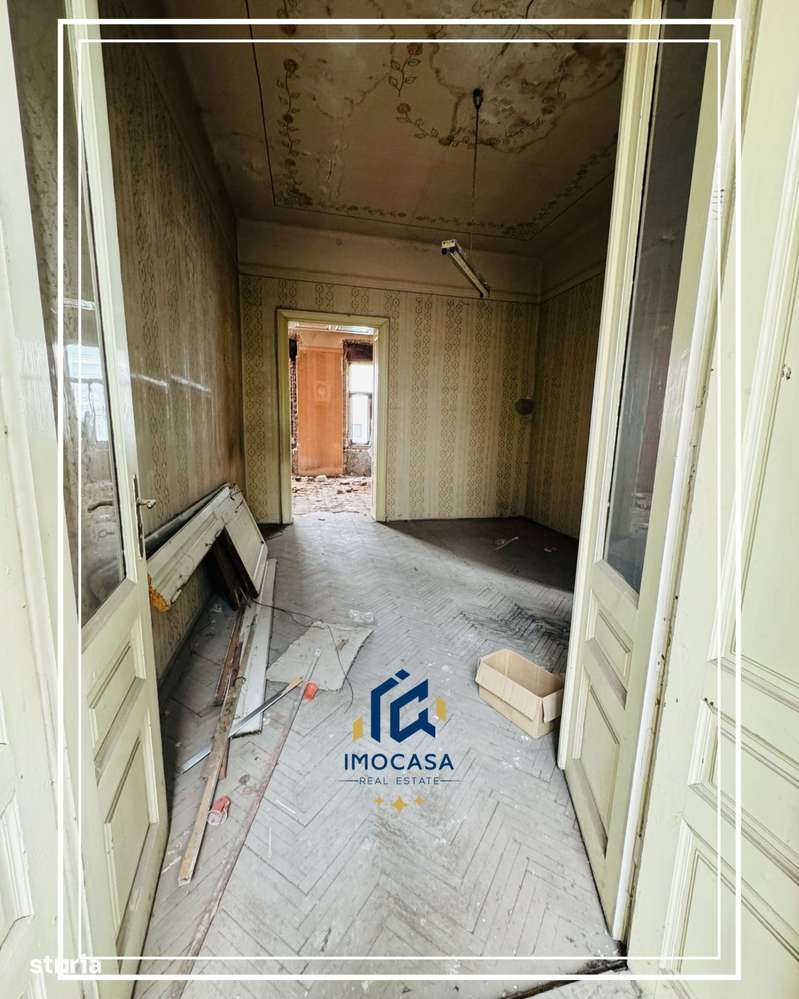 De vanzare Apartament de renovat 4 camere generoase Central Arad-5