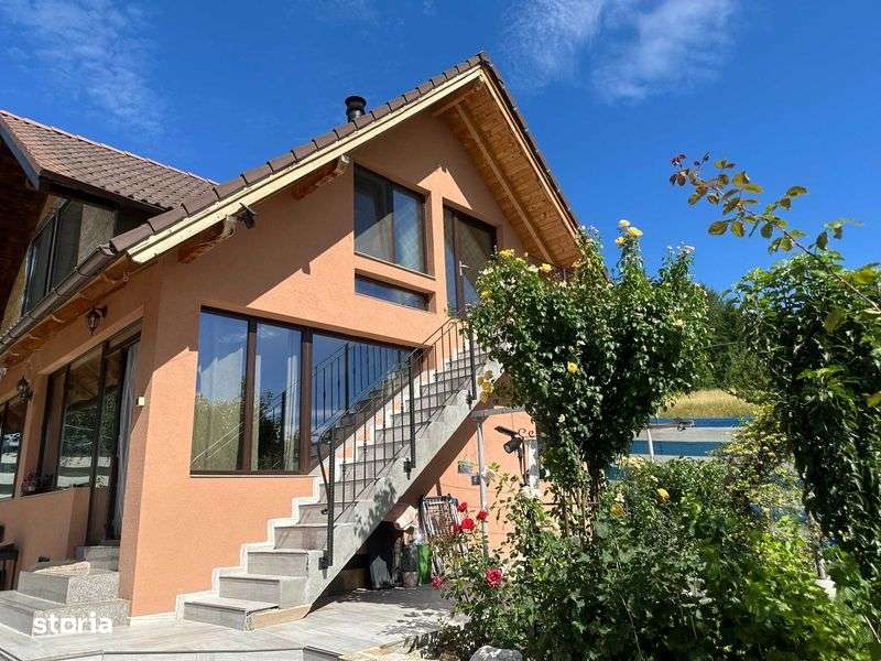 Casa de vanzare 2 corpuri - Imagine principală: 4/8