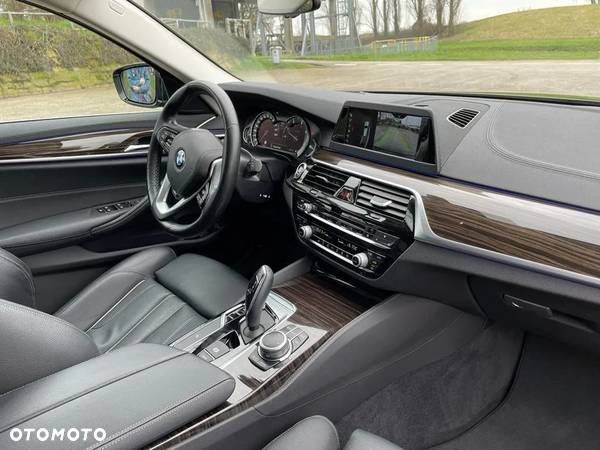 BMW Seria 5 530d Luxury Line - 8
