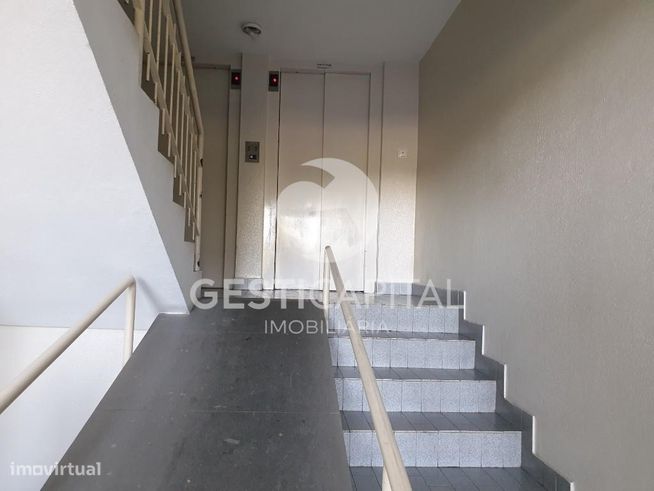 Apartamento T3 em Alpendurada e Matos-2
