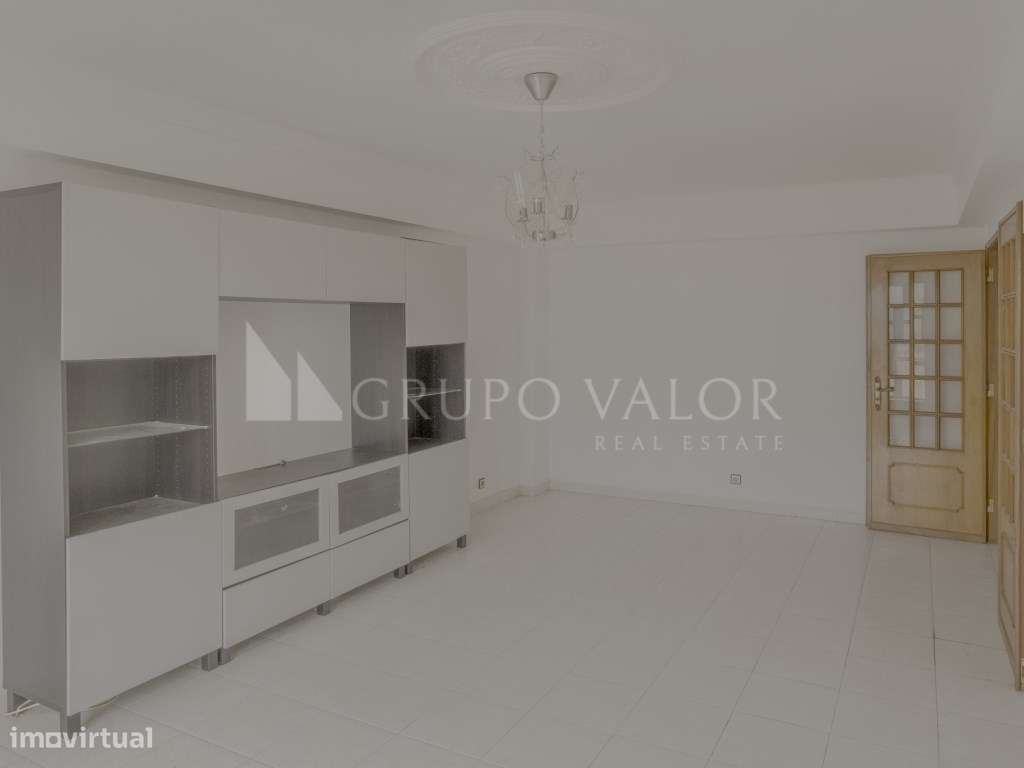 Apartamento T2 na Tapada das Mercês-2