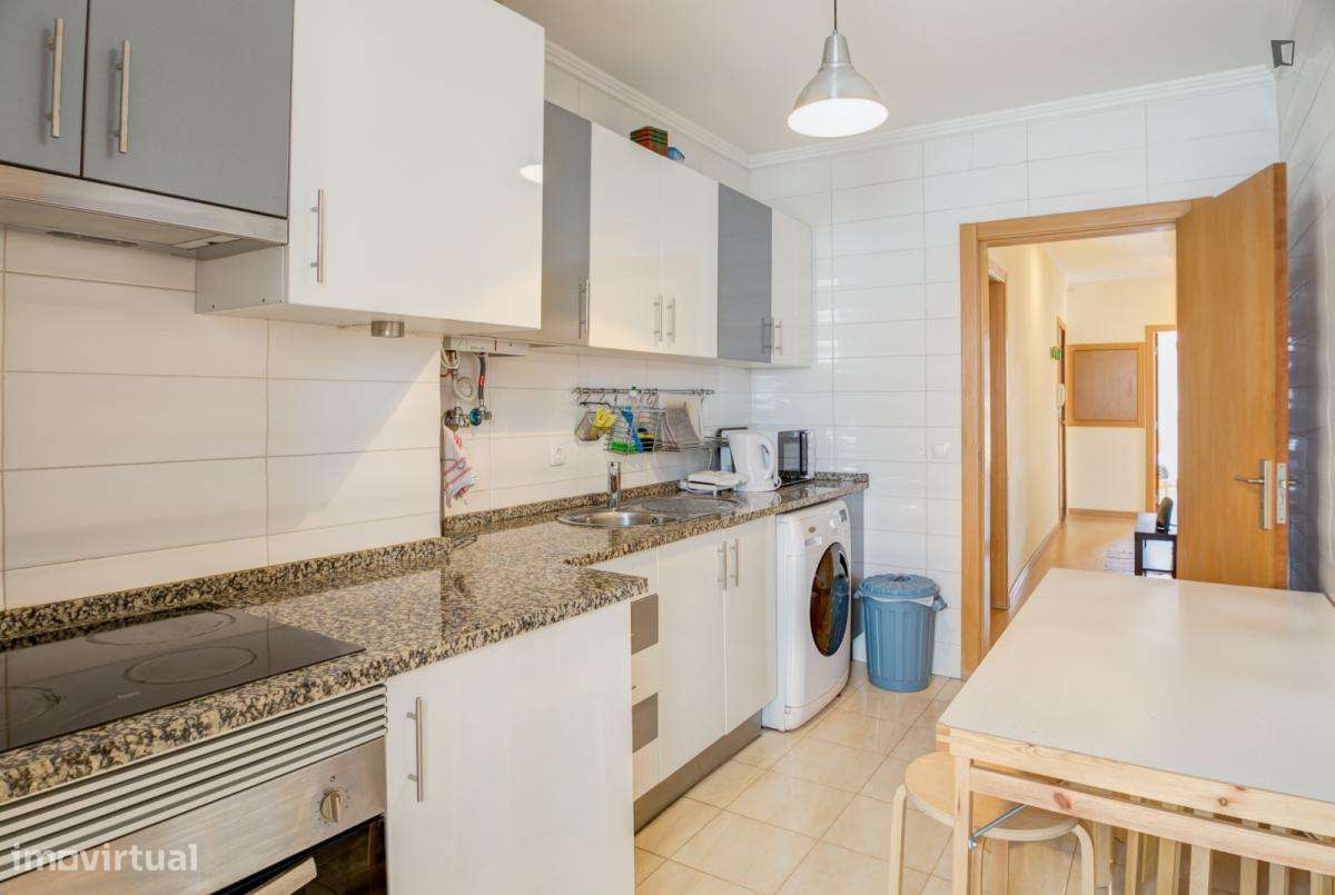 Quarto - localizado em Penha de França Lisbon - Grande imagem: 5/17