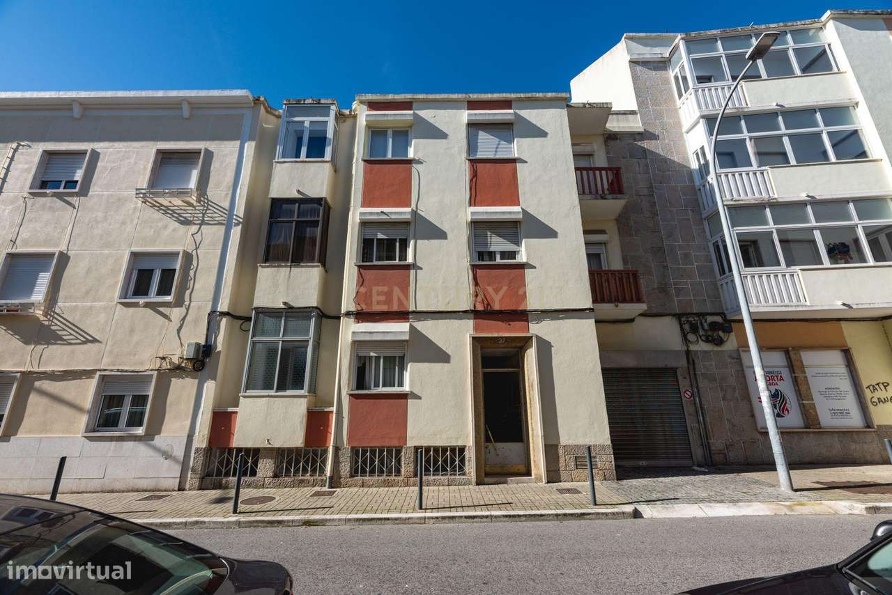 Apartamento T2 Renovado  na venda Nova -  Amadora-16
