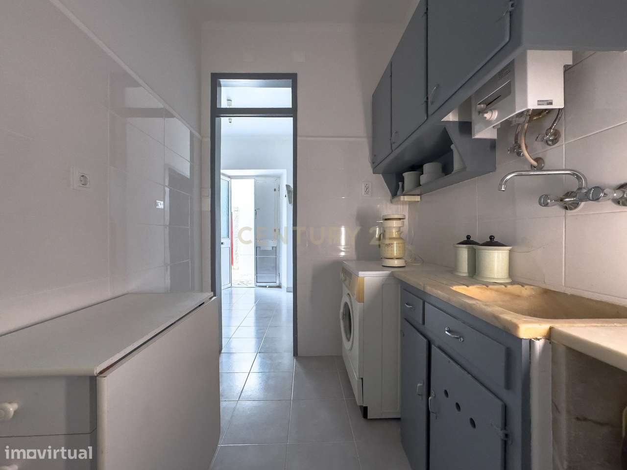 Apartamento 2 assoalhadas situado junto á Praia em Sesimbra - Grande imagem: 4/25