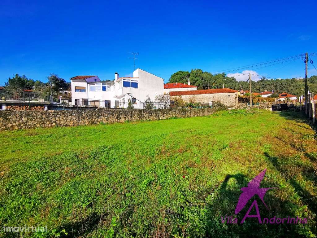 Terreno em Perre a 6 minutos da Cidade com vistas para a montanha - Grande imagem: 1/13