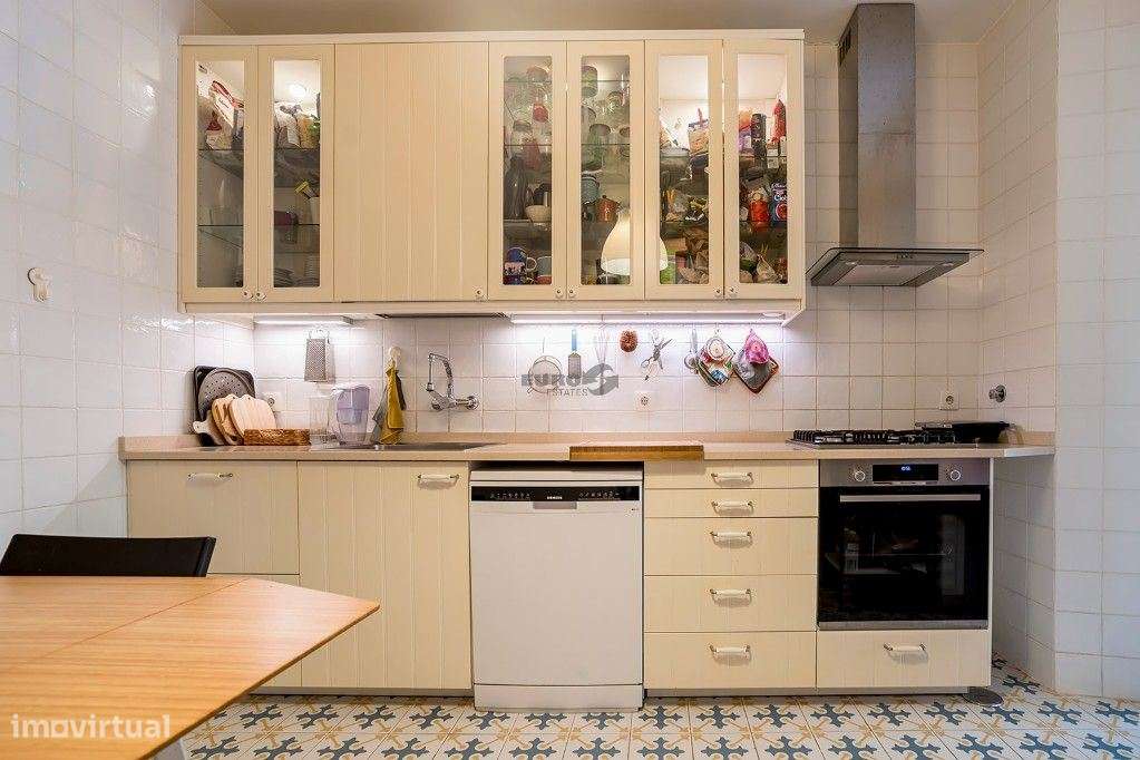 Moradia duplex na Graça com 5 Quartos e Jardim-2