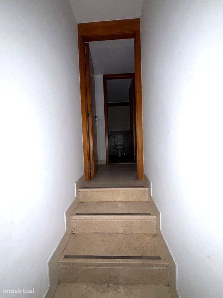 Estabelecimento comercial em Esmoriz-35