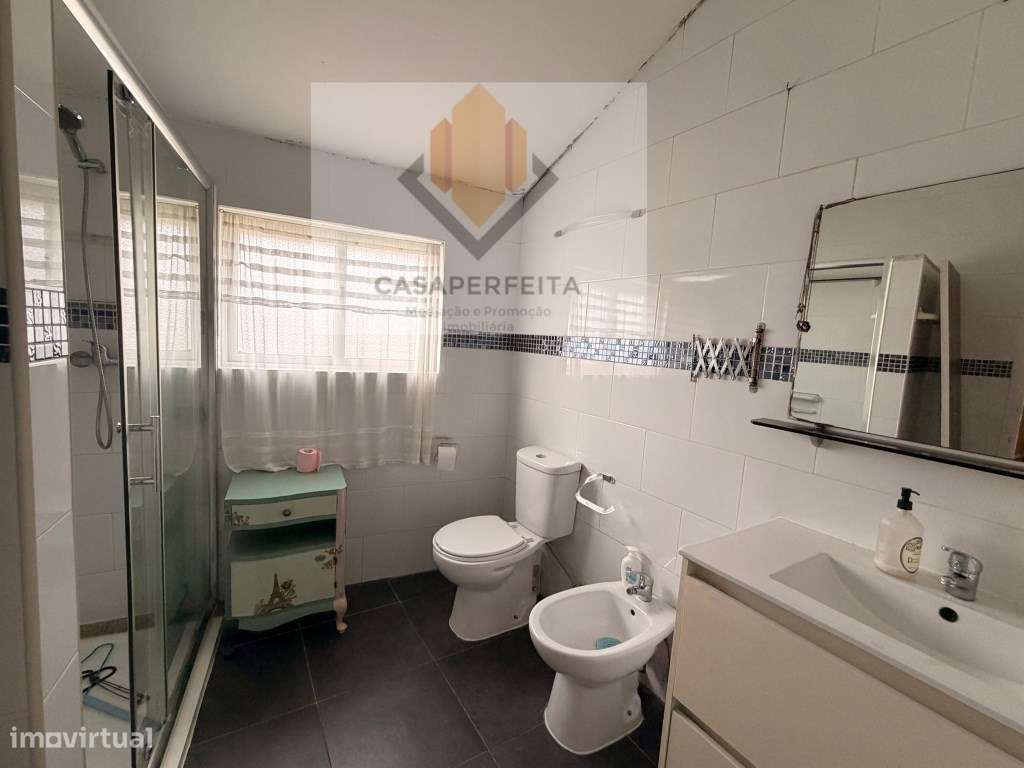 Andar Moradia T4 no 1º Piso - Coimbrões - Santa Marinha-11