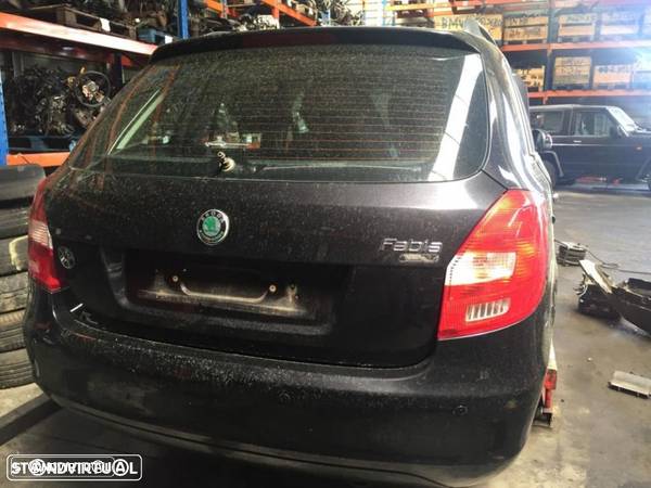 Skoda Fabia Break 1.6 tdi de 2011 para peças - 1