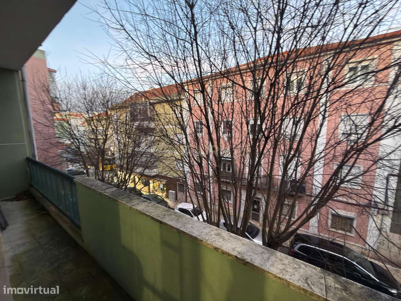 T2 no centro da Amadora, junto ao Babilónia e Metro-33