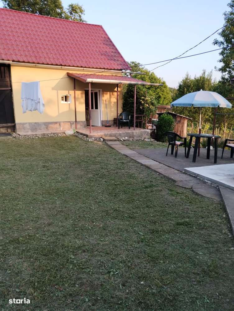 Casă renovată, teren 2300 mp, utilități complete – poziție centrală-8
