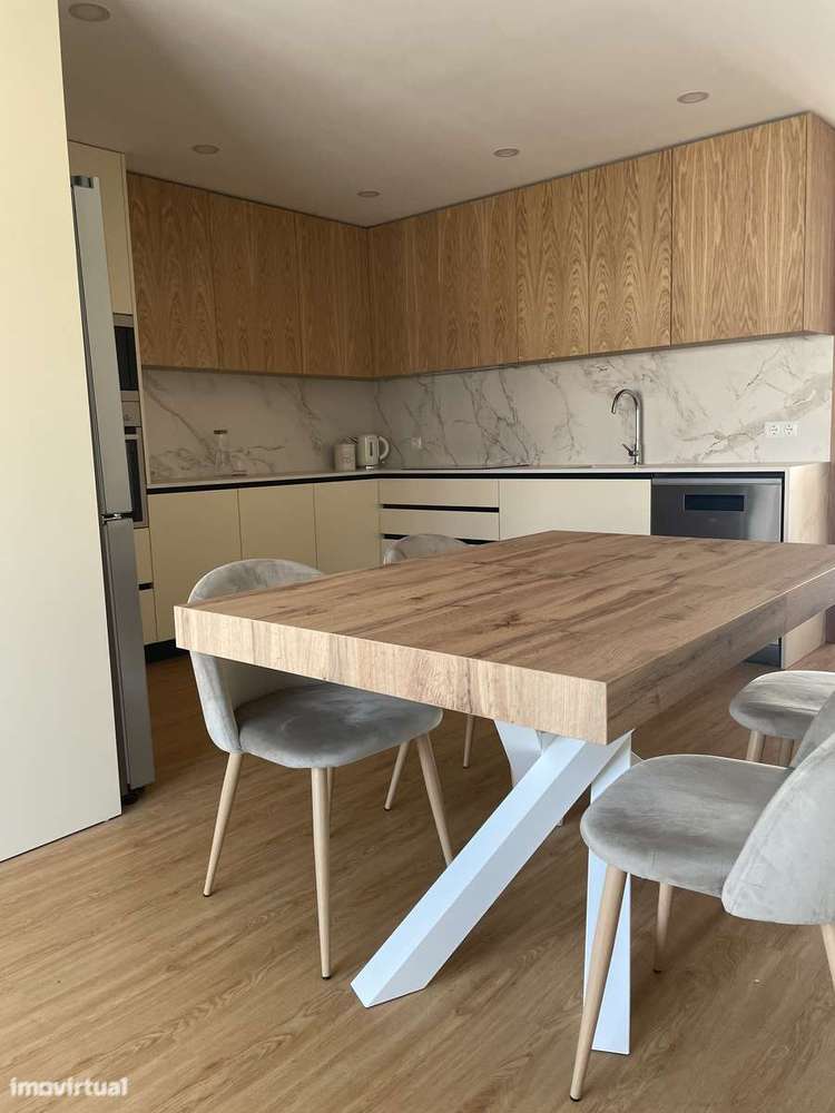 T2+1 Duplex Renovado com Vista Mar de Luxo –  1ª Linha de Mar - Grande imagem: 3/16