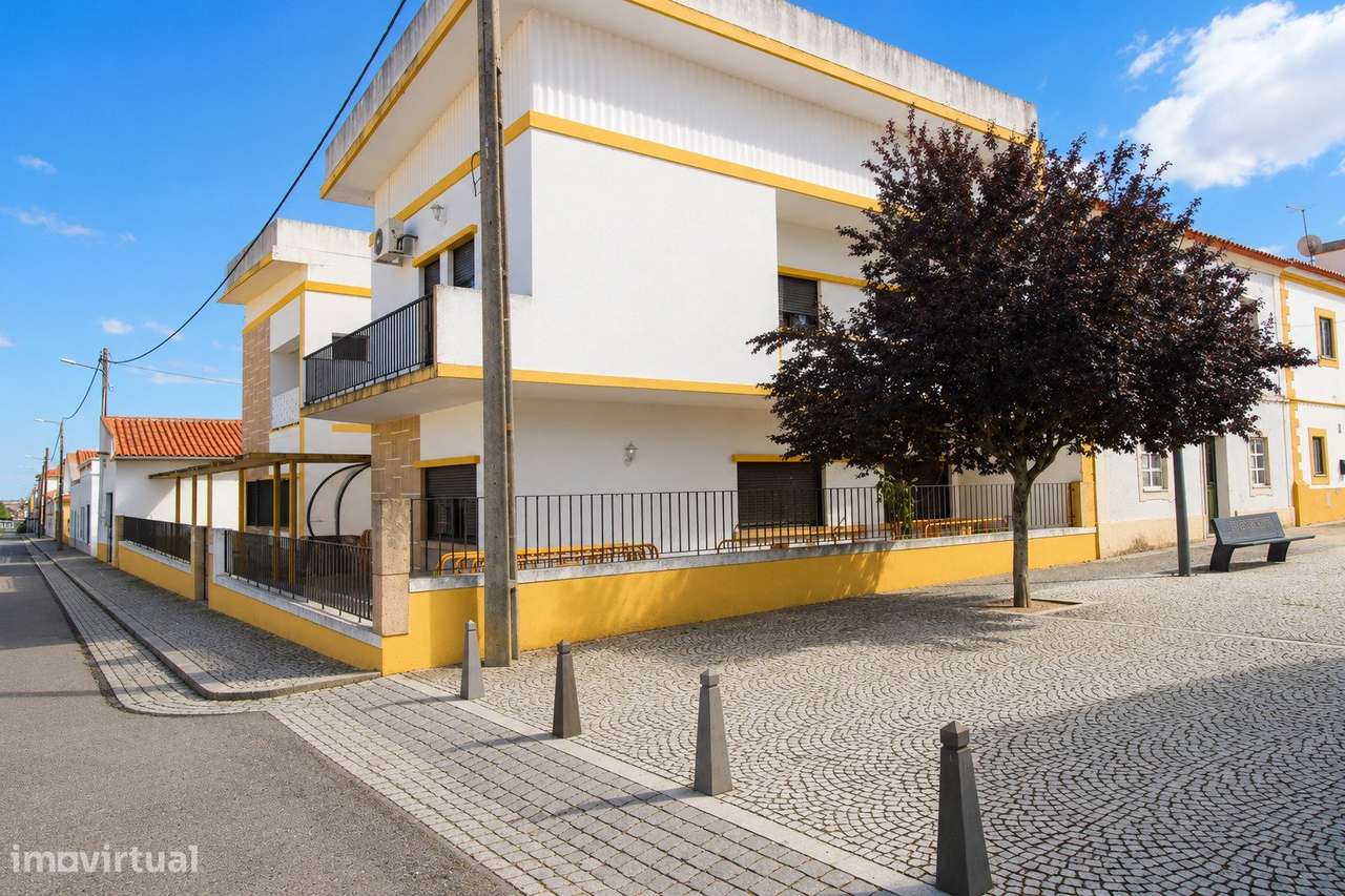 Moradia de Prestígio com T1 Independente, Terraço Panorâmico e Exce...-30