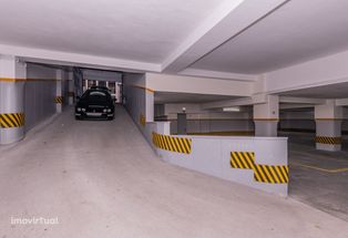 Garagem com 13 lugares no Marquês de Pombal