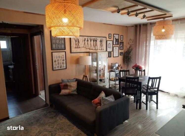 apartament cu 2 camere,2 balcoane si garaj - Imagine principală: 2/5