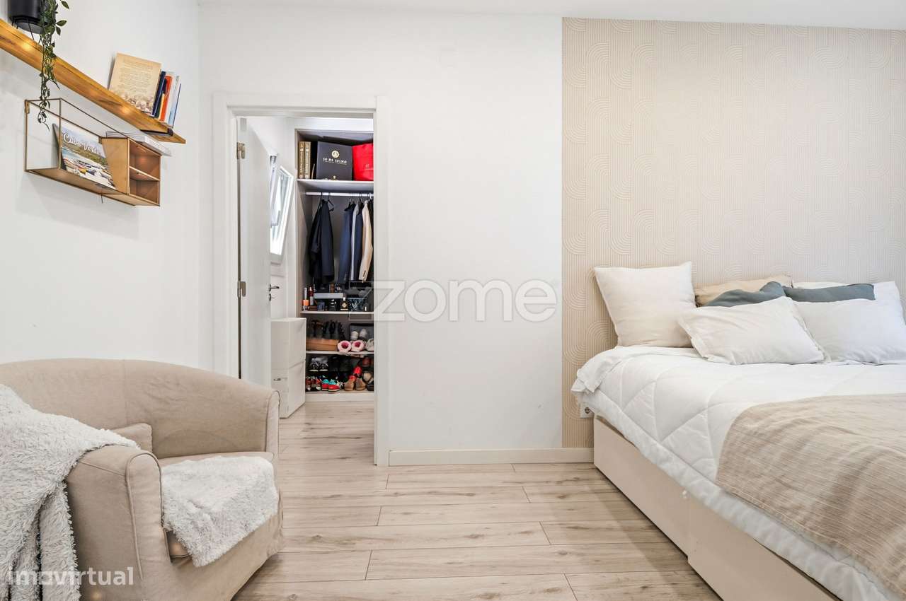 Moradia T5 localizada em Ramada, Odivelas-16