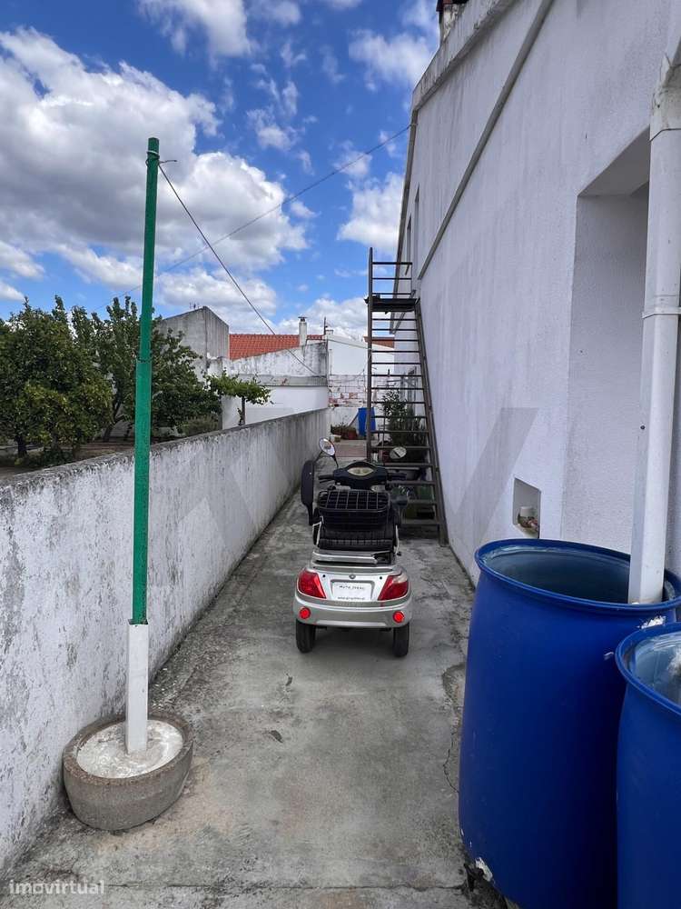 Moradia T3+1 com 118m2, Foros de Lagoiços, Couço-3